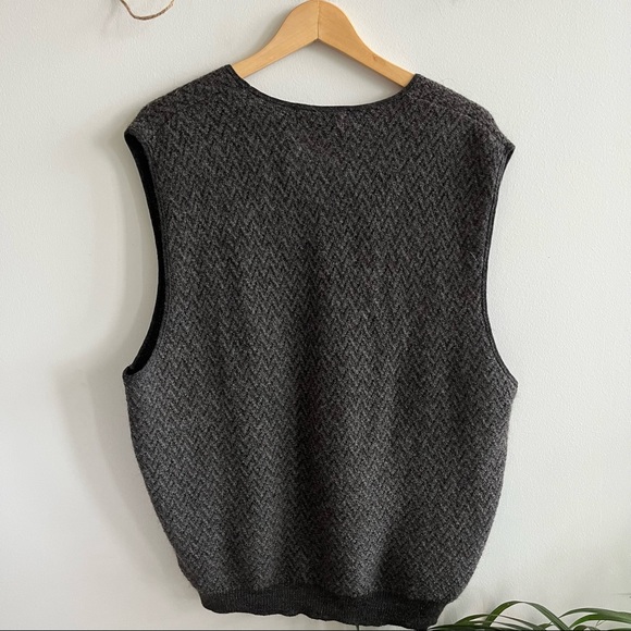 Marks & Spencer’s sweater vest - Picture 4 of 5